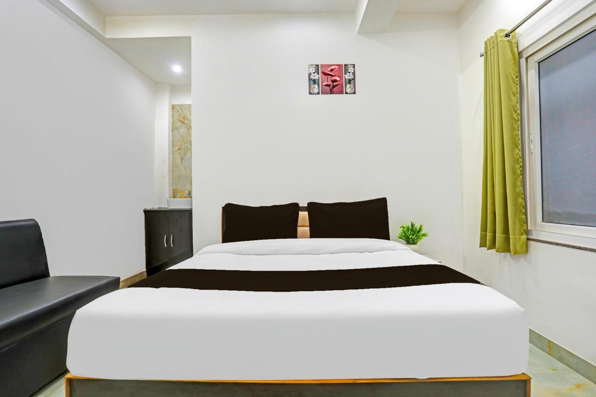 Hotel O The Maruti Paying Guest House Varanasi Exterior foto