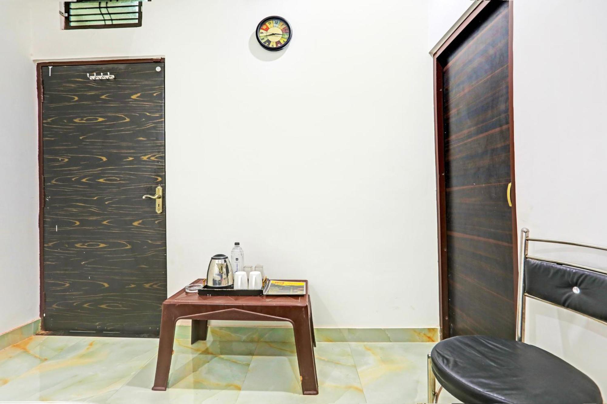 Hotel O The Maruti Paying Guest House Varanasi Exterior foto