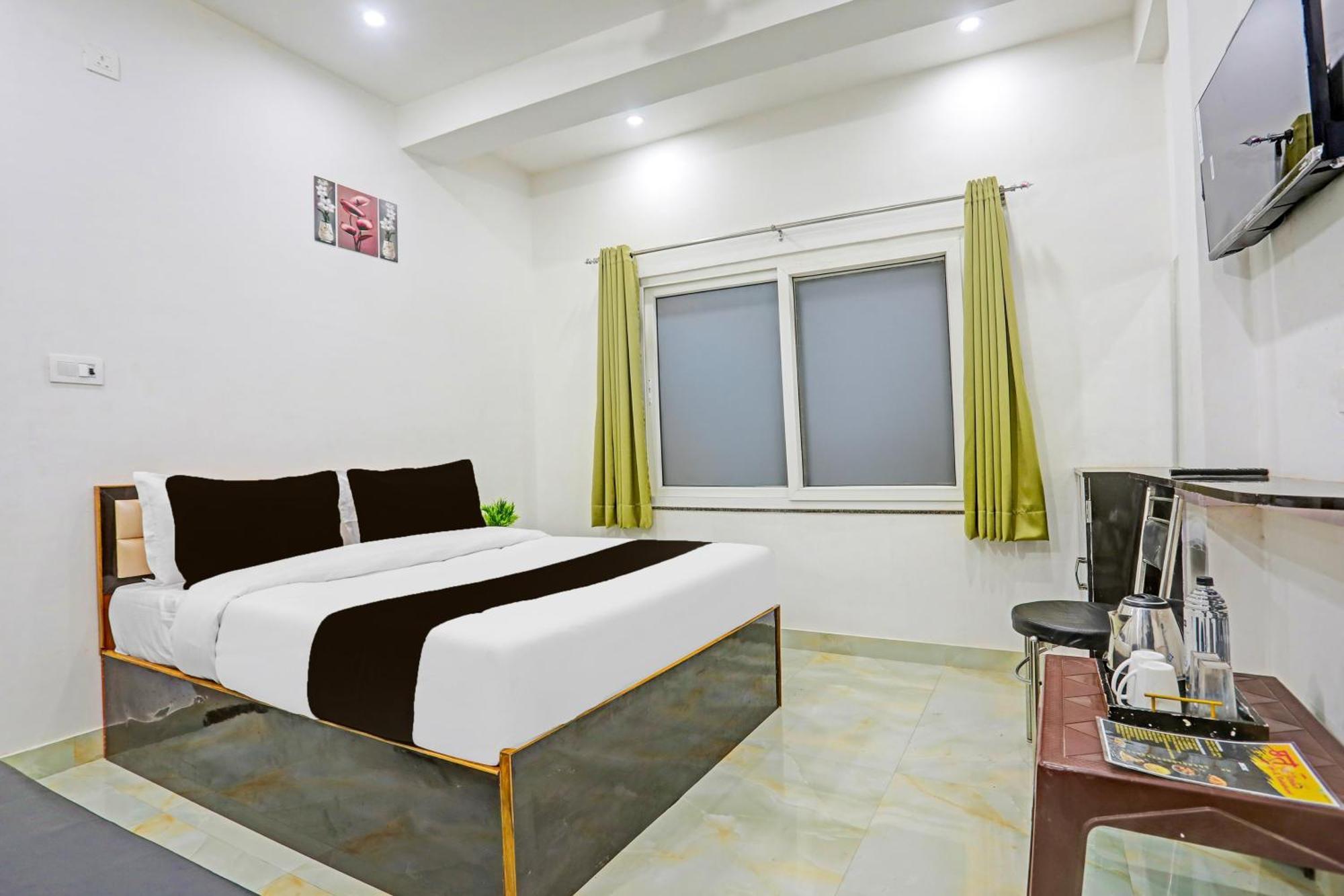 Hotel O The Maruti Paying Guest House Varanasi Exterior foto