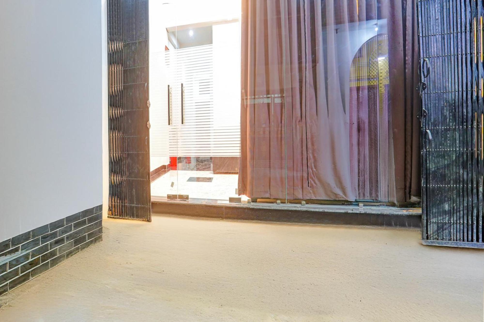 Hotel O The Maruti Paying Guest House Varanasi Exterior foto